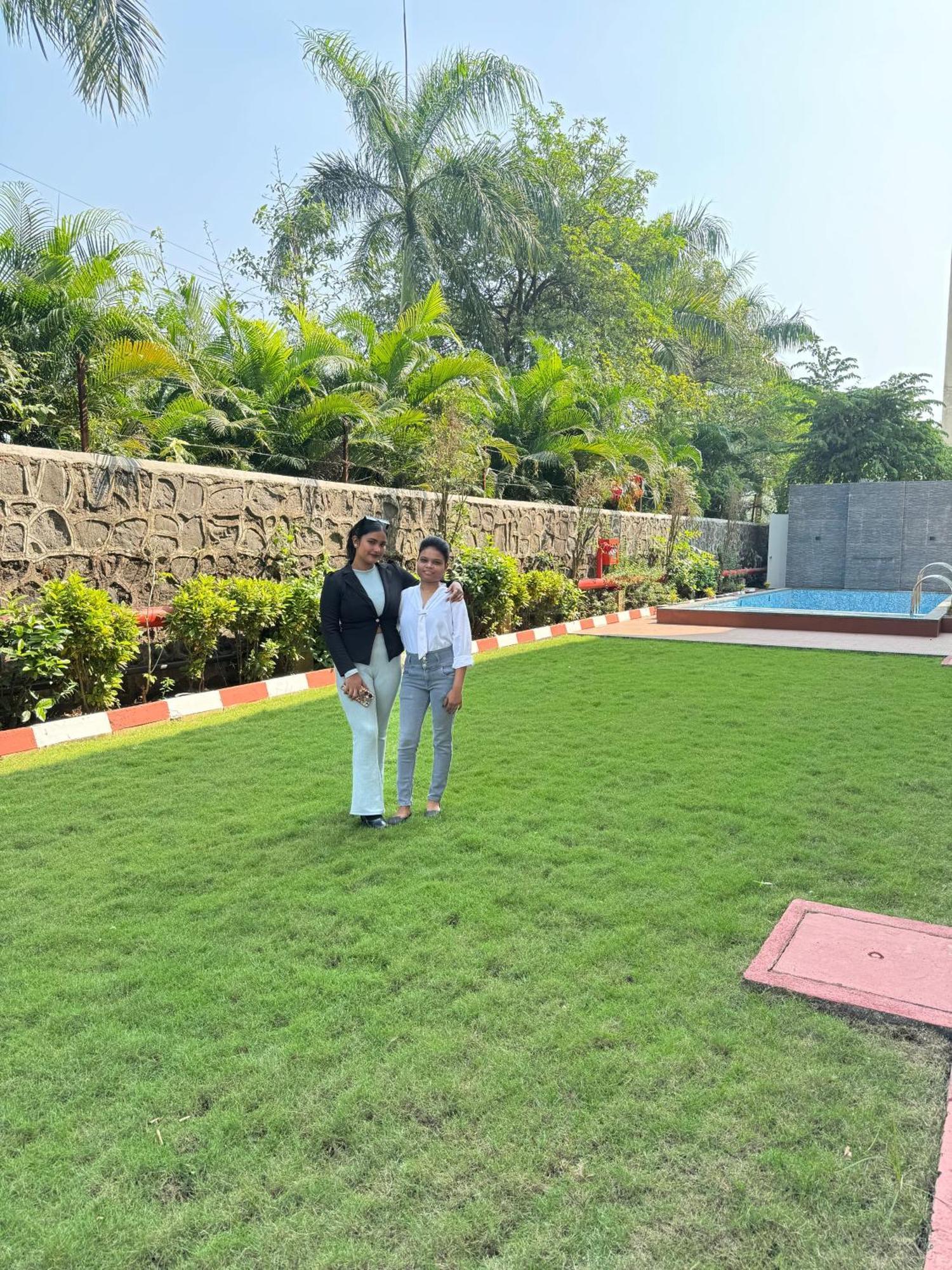 Lotus Leaf Hotel Pali  Bagian luar foto